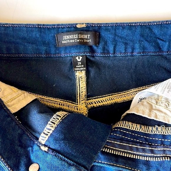 True Religion, Women's Dark Blue Jennie Mid Rise Raw Hem Jean Shorts Sz 29 - Picture 9 of 12